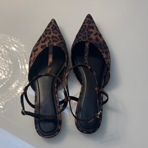 H&M Brown Leopard Print T-strap Flats great quality size 40 (9) gently worn